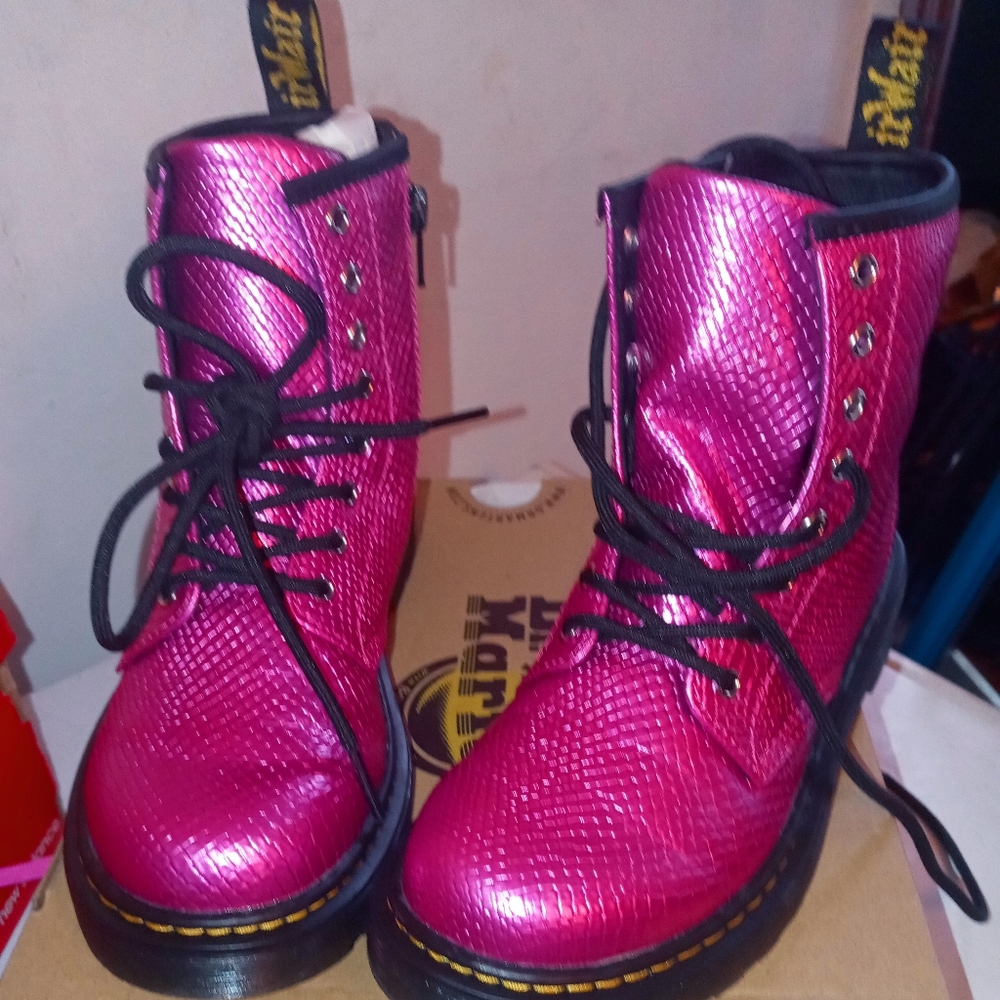 Girl Dr.marten boots